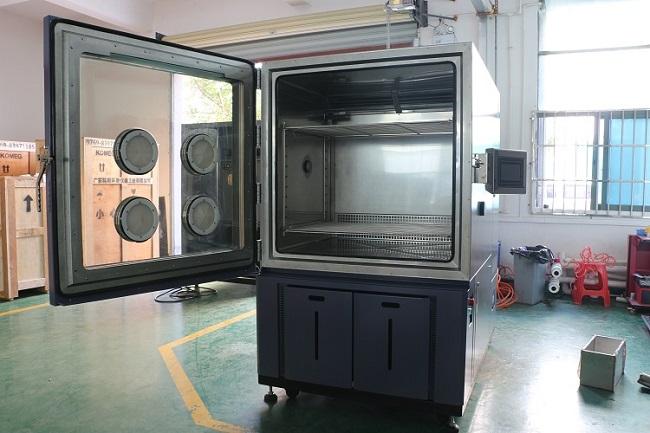 Mini klimatyczna komora do badania temperatury i wilgotności do testowania baterii litowo-jonowych